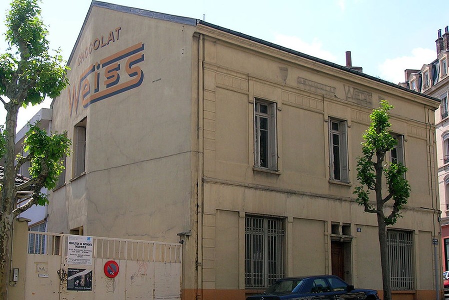 L’ancienne fabrique de chocolat Weiss, aujourd’hui détruite, embaumait autrefois le quartier de la gare de Châteaucreux.