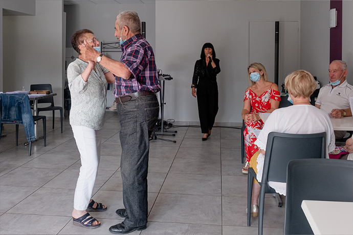 CAPACITÉ. Valoriser ce que peut faire encore la personne, comme des pas de danse, en « oubliant » durant deux heures ses problèmes de mémoire, est l’un des objectifs de cet atelier.